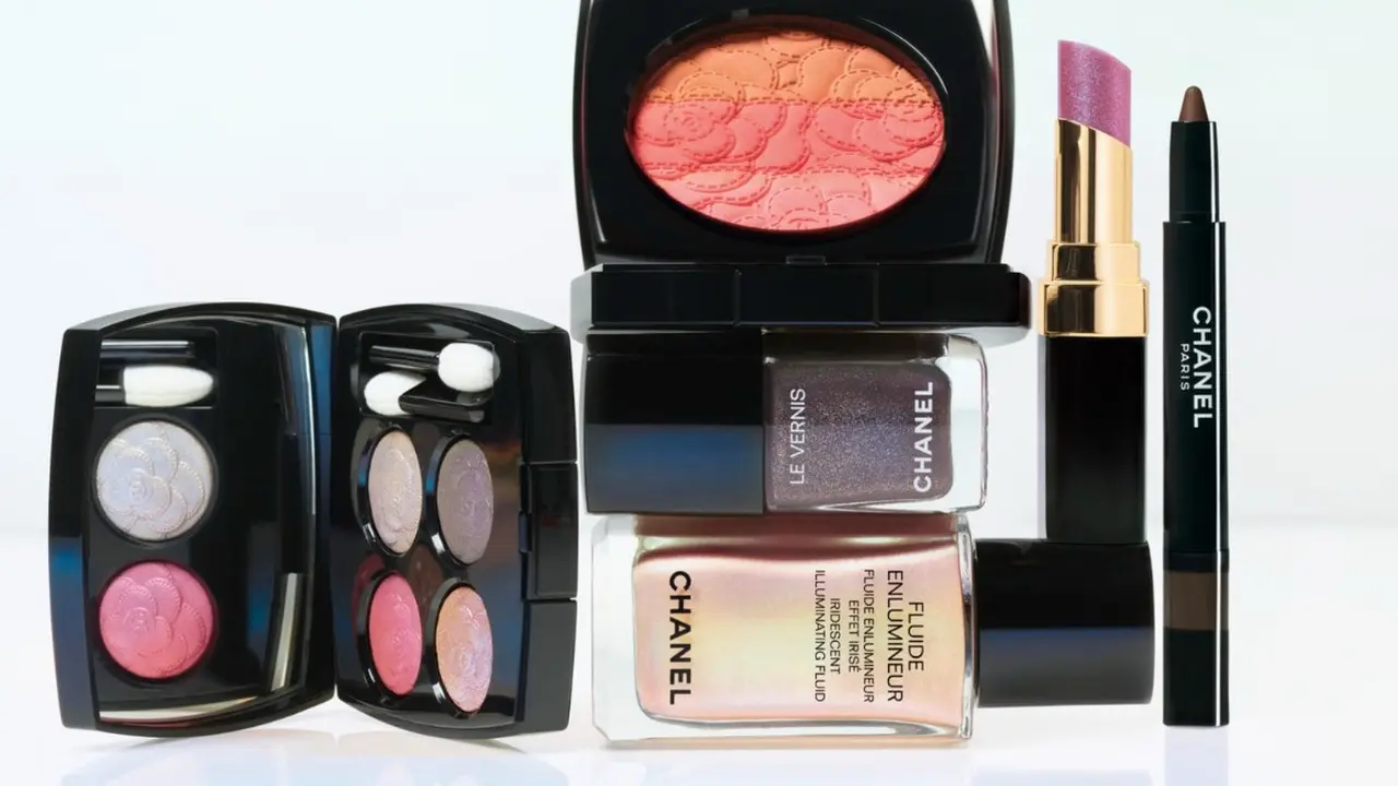 Chanel Rilis Koleksi Makeup Terbaru yang Terinspirasi dari Camellia, Bunga Kesayangan Gabrielle Chanel