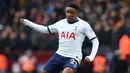 4. Steven Bergwijn (Tottenham) - Steven Bergwijn tidak membutuhkan waktu lama untuk memberikan dampak untuk klubnya. Pemain 22 tahun ini mencetak gol pada laga debut saat Tottenham mengalahkan Manchester City di ajang Premier League. (AFP/Justin Tallis)