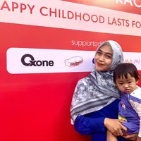 Kerap dikritik, intip sederet gaya parenting unik ala Ria Ricis.  [Foto: Fimela/Hilda Irach].