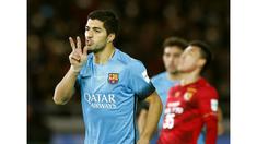 Luis Suarez mencetak hat-trick bagi Barcelona dan mengantarkan timnya menang atas Guangzhou Evergrande dengan skor 3-0 di Piala Dunia Antar Klub 2015, Kamis (17/12/2015).