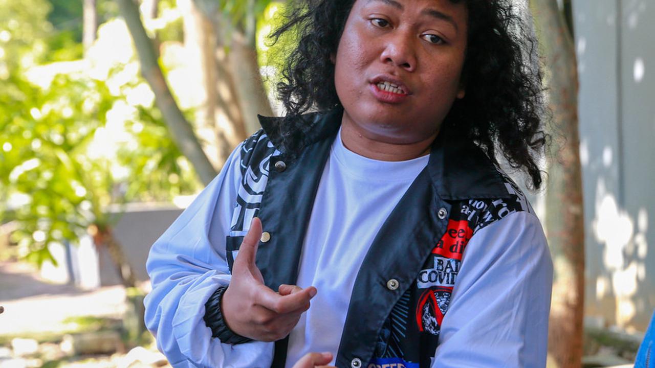 “Tapi akhirnya istri saya mendukung. Karena seperti orang bilang, banyak masalah di luar sana tapi untuk datang ke rumah adalah pulang. Jadi akhirnya istri tetap mendukung saya," ucap Marshel.