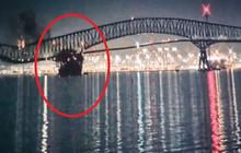 VIDEO Detik-Detik Kapal Kontainer Tabrak Jembatan di AS Sampai Roboh, Mobil-Mobil Berjatuhan ke Sungai