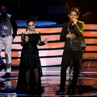Nia Daniaty tampil bersama Budi Doremi di konser tunggal bertajuk Gelas Gelas Kaca. (Wimbarsana/Bintang.com)