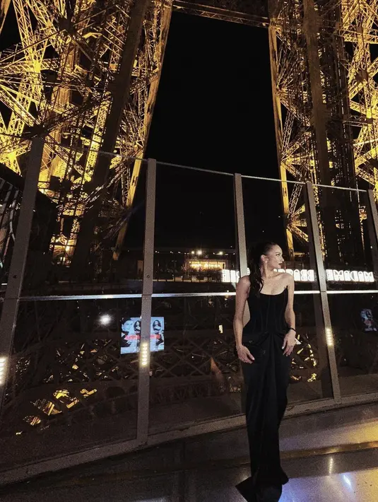 Menarik untuk melihat rangkaian penampilan kedua wakil dari Indonesia ini. Enzy Storia sempat mencuri perhatian dengan penampilannya yang super cantik. [Foto: Instagram/enzystoria]