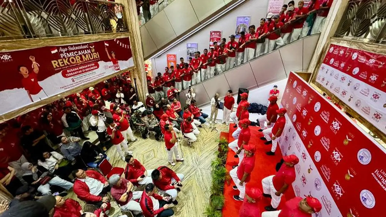 Pusat Grosir Pecahkan Rekor MURI untuk Kategori Busana Merah Putih Terbanyak di Indonesia
