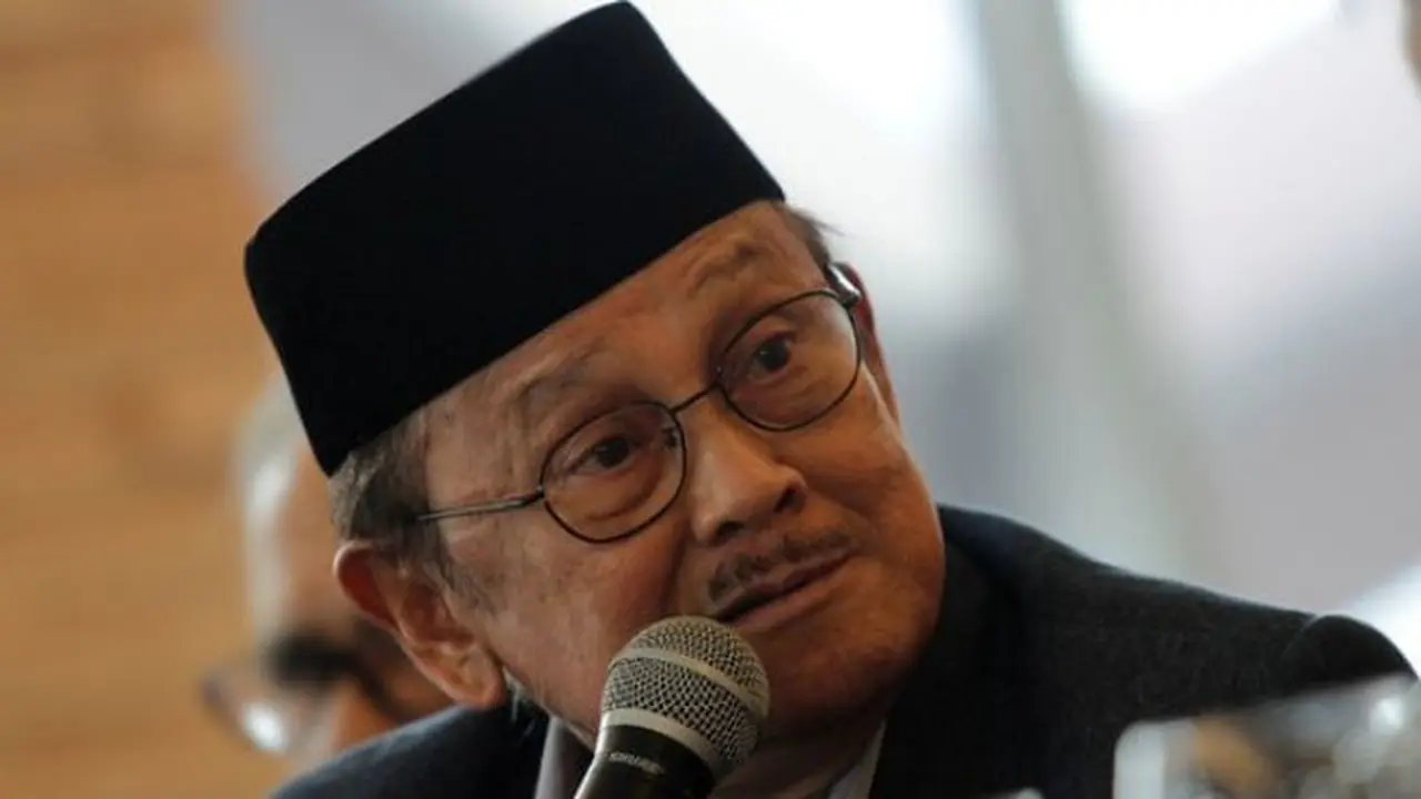 BJ Habibie kembali diterpa isu hoax. © KapanLagi.com®/Acat
