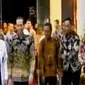 Presiden Jokowi memperkenalkan nama cucunya. Sementara itu, umat Hindu Bali menggelar mandi lumpur usai menjalani Hari Raya Nyepi.