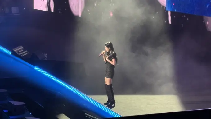 Heize di Konser Kostcon di Jakarta. [Anisha/Fimela]