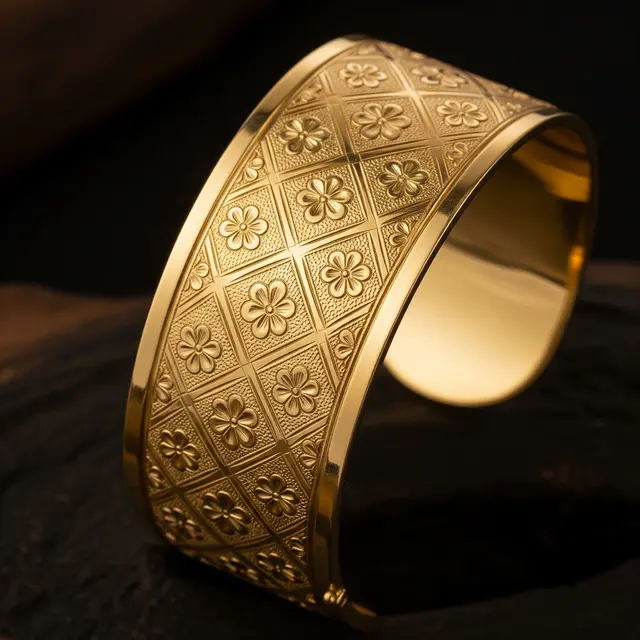 Gelang Emas dengan Motif Ukiran Etnik yang Timeless