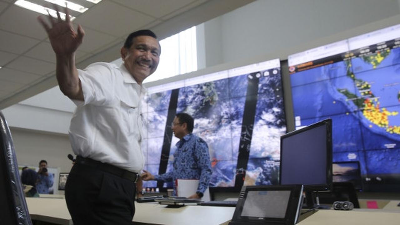 Menko Luhut pimpin rapat penanggulangan bencana asap