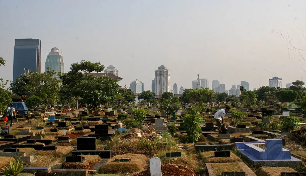 Dalam sistem online berupa website tersebut akan dicantumkan ketersediaan lahan dan nama ahli waris dari setiap makam, Jakarta, (2/10/14). (Liputan6.Com/Faizal Fanani)