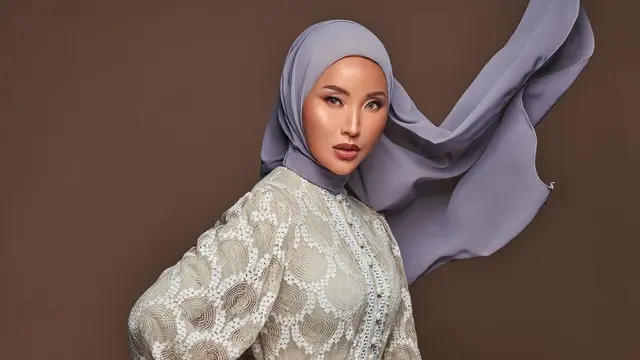 Bangun 1000 Masjid Usai Mualaf, Ini 6 Potret Fitria Yusuf Anak Jusuf Hamka Pakai Kerudung