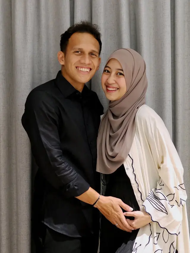 Maternity Shoot Adiba Khanza Putri Umi Pipik Hamil Anak Pertama. [@adiba.knza]