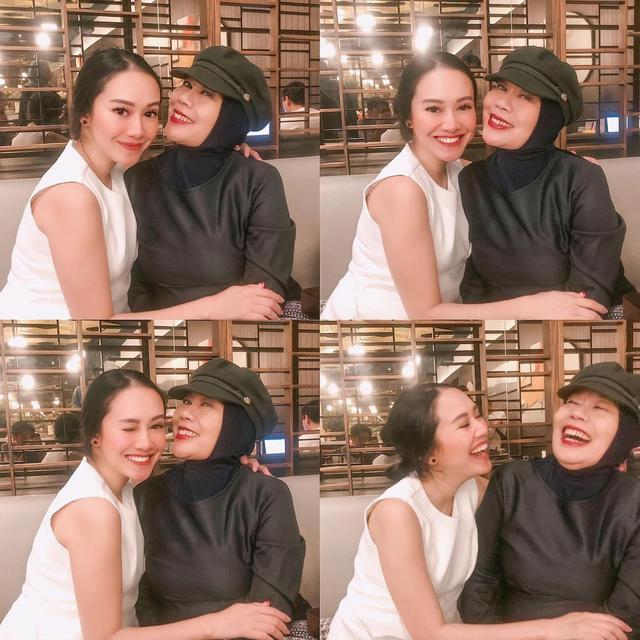 6 Potret Kebersamaan Dewi Yull dan Merdianti Sang Menantu, Penuh Kehangatan