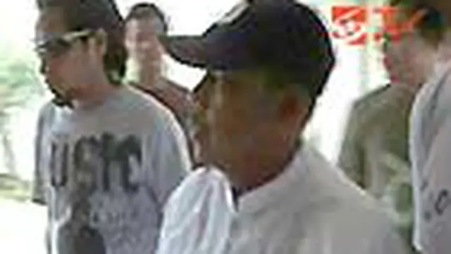 Ghazali Dipertemukan dengan Pelaku Kelompok Bersenjata
