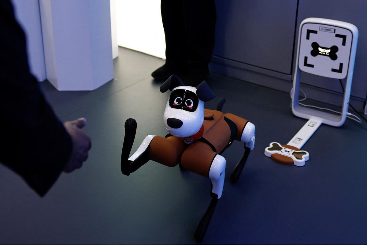 FOTO: Canggihnya Robot Robot Humanoid di Kawasan Industri Robotika Beijing