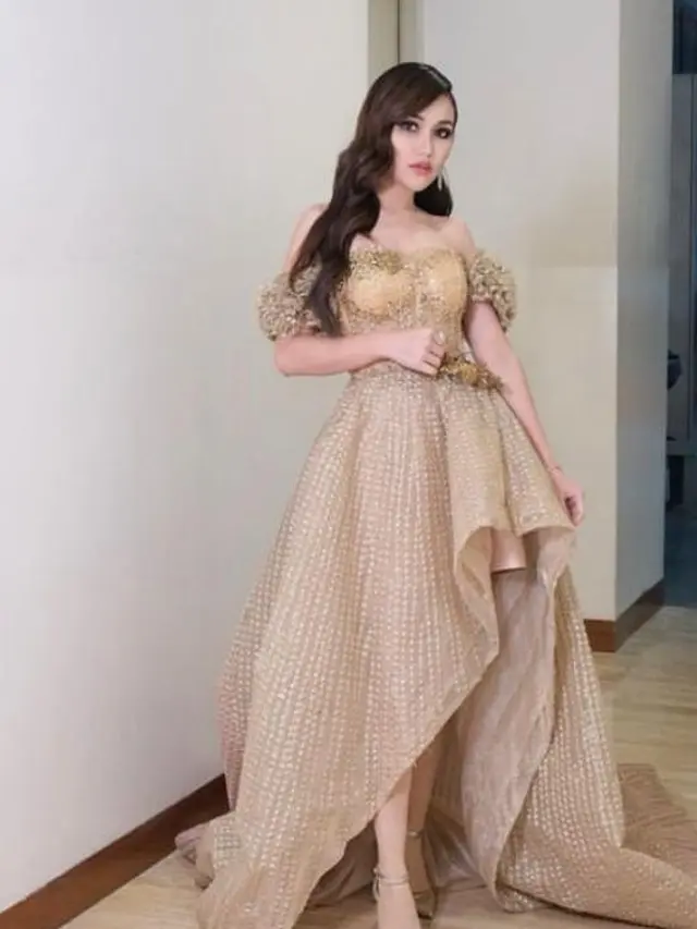 8 Ide Model Dress Panjang untuk Pesta dari Anya Geraldine hingga Lyodra Ginting