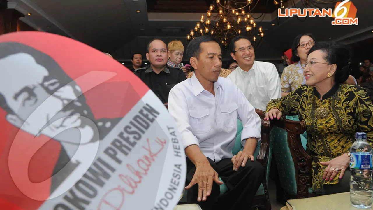 [FOTO] Jokowi dan Mooryati Soedibyo Bikin Rumah Koalisi ?