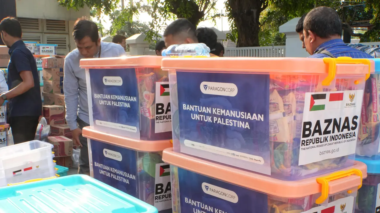 ParagonCorp, produsen kosmetik Wardah, Kahf, Biodef, dan Laboré, turut melepas bantuan kemanusiaan dari Indonesia untuk warga Palestina di Bandara Internasional Halim Perdanakusuma, Jakarta.