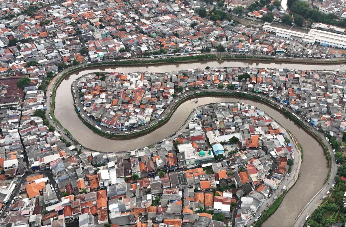 Normalisasi Kali Ciliwung Tersendat