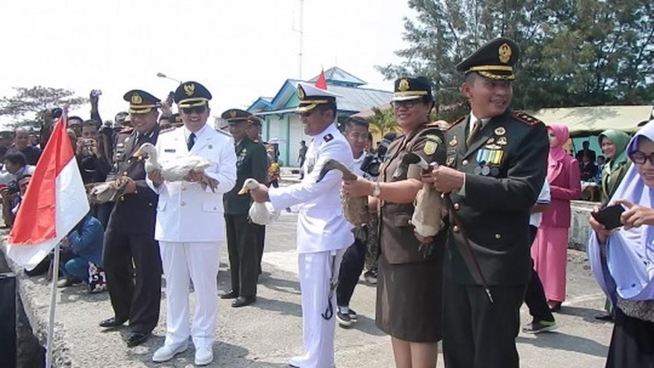 Melihat suasana peringatan HUT TNI ke-70 di Cilacap