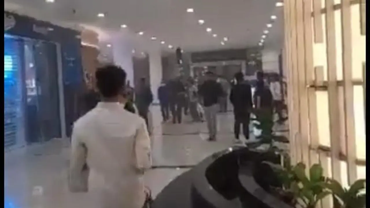 Kebakaran terjadi di Mal Senayan City
