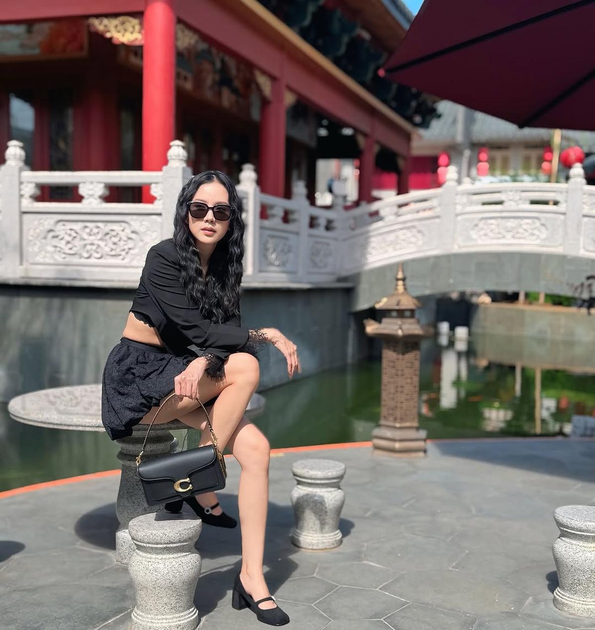 Potret Terbaru Agnes Jennifer yang Punya Kaki Jenjang dan Body Goals Impian Semua Orang