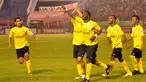 Ekspresi James Koko Lomell setelah mencetak gol ke gawang Persija Jakarta pada laga terakhir Grup D babak 8 besar Piala Jenderal Sudirman di Stadion Manahan, Solo, Minggu (20/12/2015) malam WIB.(Bola.com/Romi Syahputra)