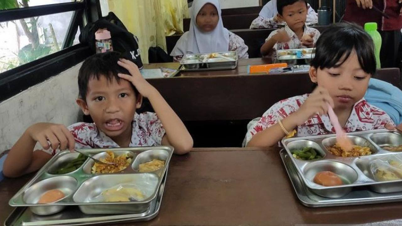 Membandingkan Menu Makan Gratis Ala Muhammadiyah dengan Program Makan Bergizi Gratis Pemerintah