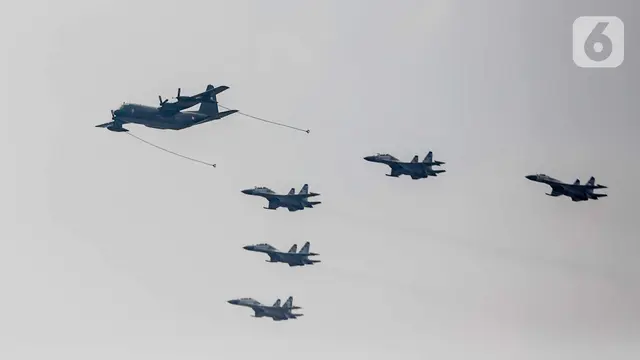 Jelang HUT ke-74, TNI Pamerkan Atraksi Pesawat Memukau