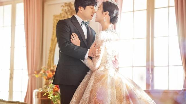 Choi Han Bit Artis Transgender Menikah