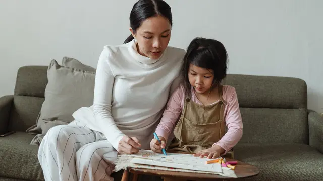 Berusaha Menenangkan Anak