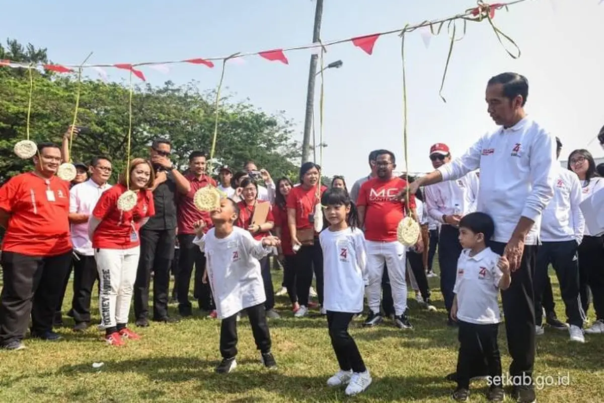 Wajah Datar Jan Ethes Saat Diajak Ikut Lomba Makan Kerupuk di Istana Bogor
