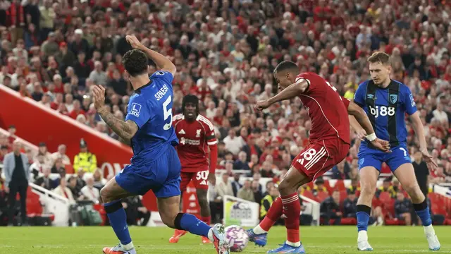 Momen saat penyerang Liverpool, Cody Gakpo, menjebol gawang Bournemouth di Anfield, Sabtu (16/08/2025) dini hari WIB. (AP Photo/Ian Hodgson).