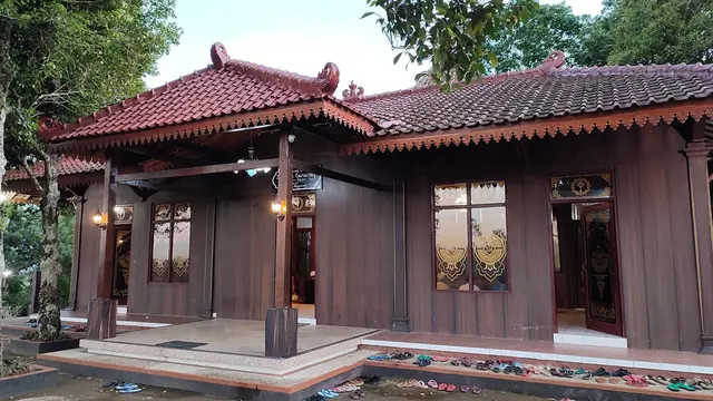 Wisata religi di Magelang Makam Sunan Geseng