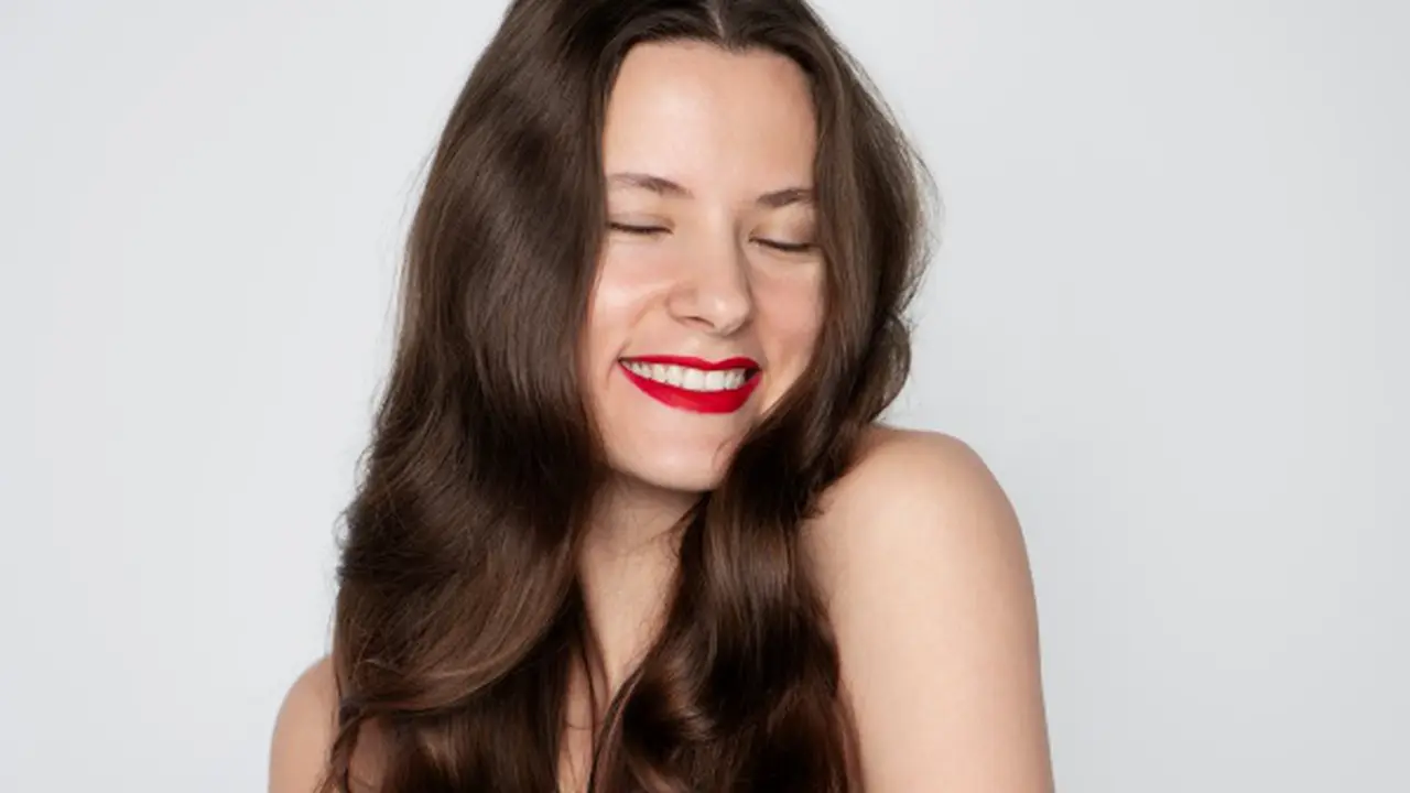Ilustrasi Rambut Wanita Panjang Bervolume (Foto: Freepik)