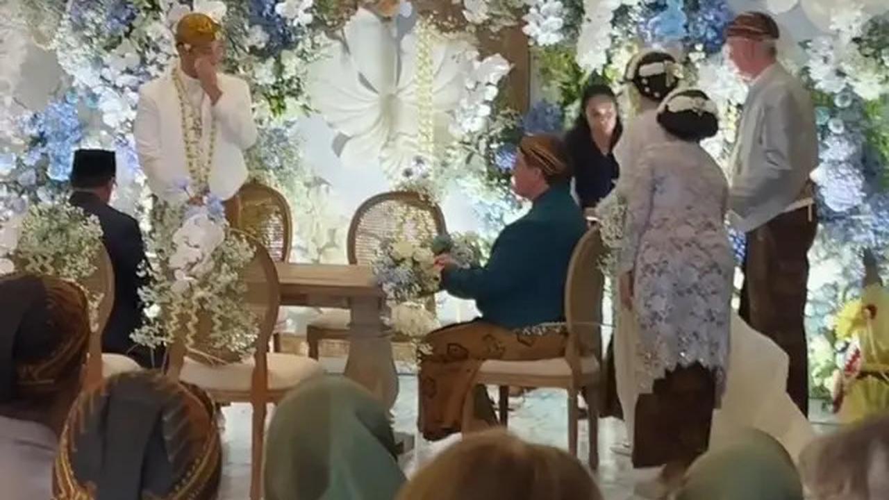 7 Potret Pernikahan Anggika Bolsterli dan Omar Bertema Jawa, Mahar Uang Swiss