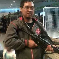 Bahrun Naim, dalang di balik bom Sarinah merupakan alumnus Ilmu Komputer MIPA di Solo, Jawa Tengah. 