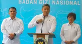 Kepala Badan Gizi Nasional (BGN) Sudaryono  didampingi Wakil Kepala Badan Gizi Nasional Agustina Arumsari  dan Wakil Kepala BGN Trenggono saat jumpa pers  di Kantor BGN, Jakarta, Senin (27/07/2026). (KLY/ Arie Basuki)