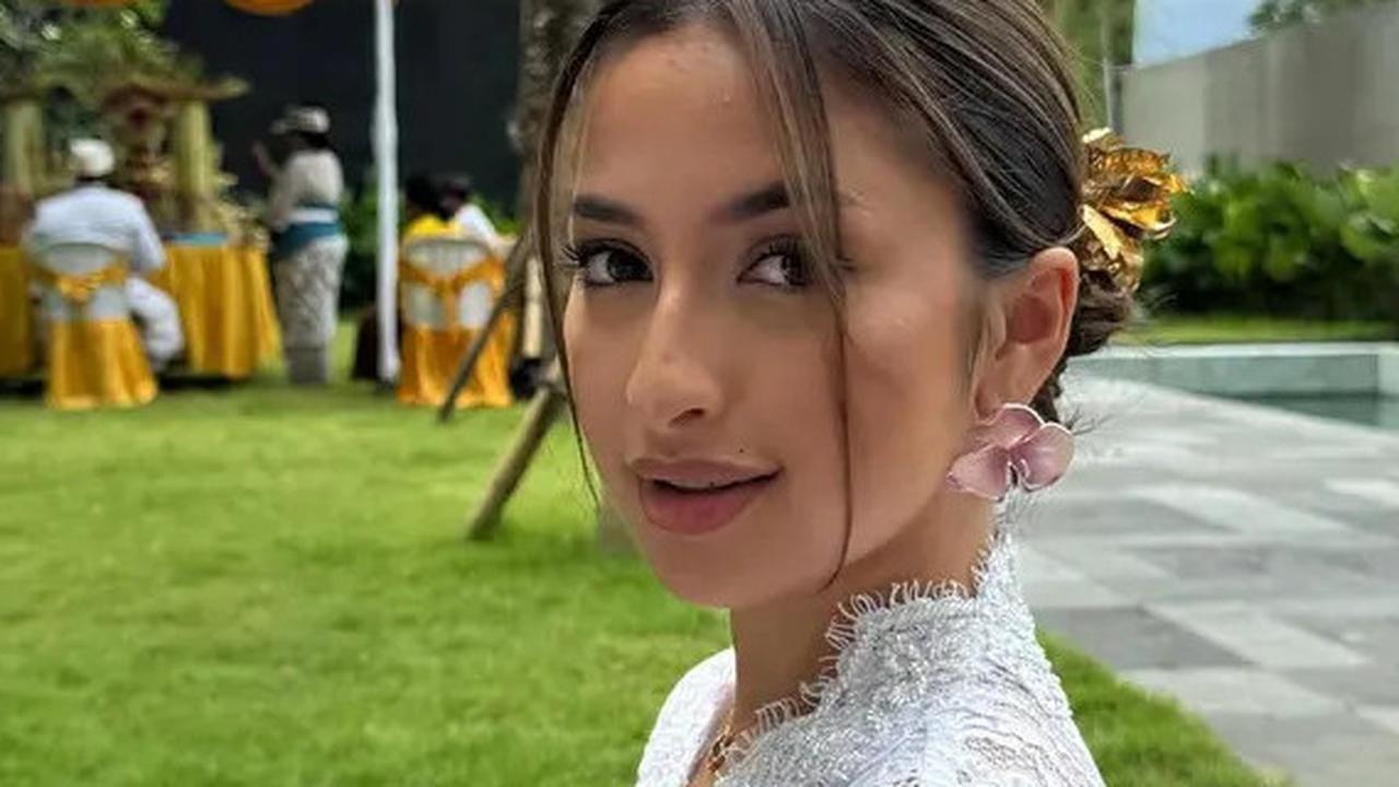 8 Potret Jennifer Coppen Gelar Ritual Melaspas di Bali, Rumah Baru dan Mewah untuk Kamari