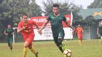 PS Tira menang 9-1 atas UNJ di Lapangan Pusdikzi, Kota Bogor, Kamis (08/02/2018). (Bola.com/Permana Kusumadijaya)