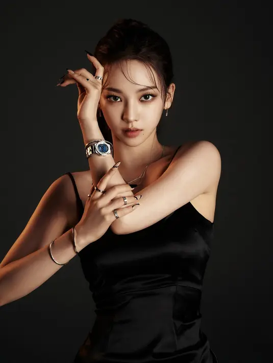 Estetika memainkan minimalis dan kesederhanaan desain mereka seperti pada cahaya yang memantul dari berbagai sisi dari kreasi abad ke-21 ini. [Credit: Chopard].