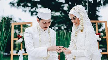 Kelahiran Anak Lengkapi Kebahagiaan Haykal Kamil Tantri Namirah News Entertainment Fimela Com
