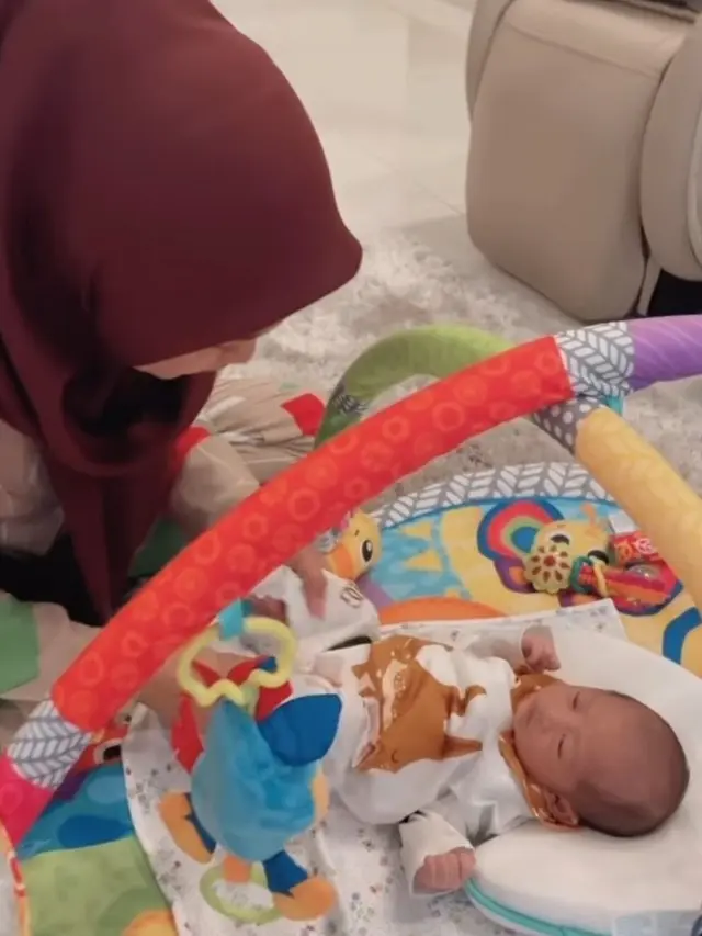 Baby Moana, anak Ria Ricis dan Teuku Ryan (Instagram/riaricis1795/thericisryan)