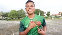 Manahati Lestusen Ceria berkat Cincin di Jari Manis