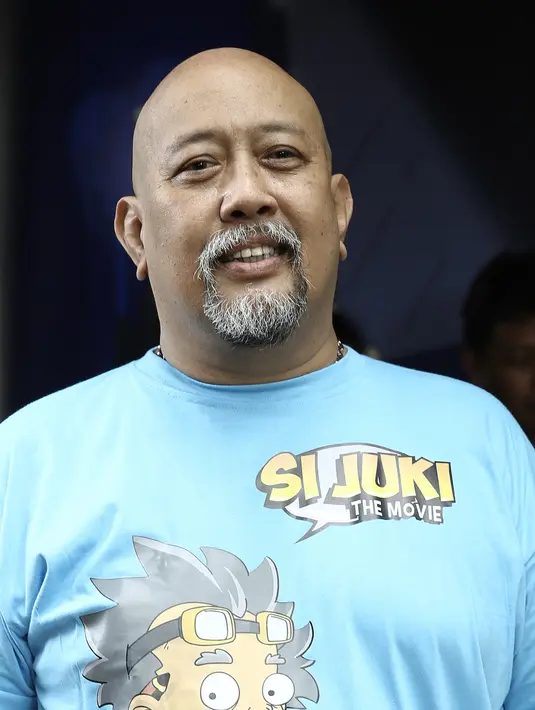 "Ini menarik banget, terus terang seru banget. Semuanya rata-rata pengalaman pertama, dan kita serius walau tadi pada bercanda," kata Indro di kantor Falcon Pictures, Duren Tiga, Jakarta Selatan, Kamis (12/1). (Galih W. Satria/Bintang.com)