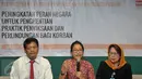 (Kiri-kanan) Krishna Murti, Puri Kencana Putri dan Ida Padmanegara saat menjadi pembicara diskusi bertajuk ‘Peningkatan Peran Negara untuk Penghentian Praktik Penyiksaan Bagi Korban’, Jakarta, Kamis (25/6/2015). (Liputan6.com/Johan Tallo)
