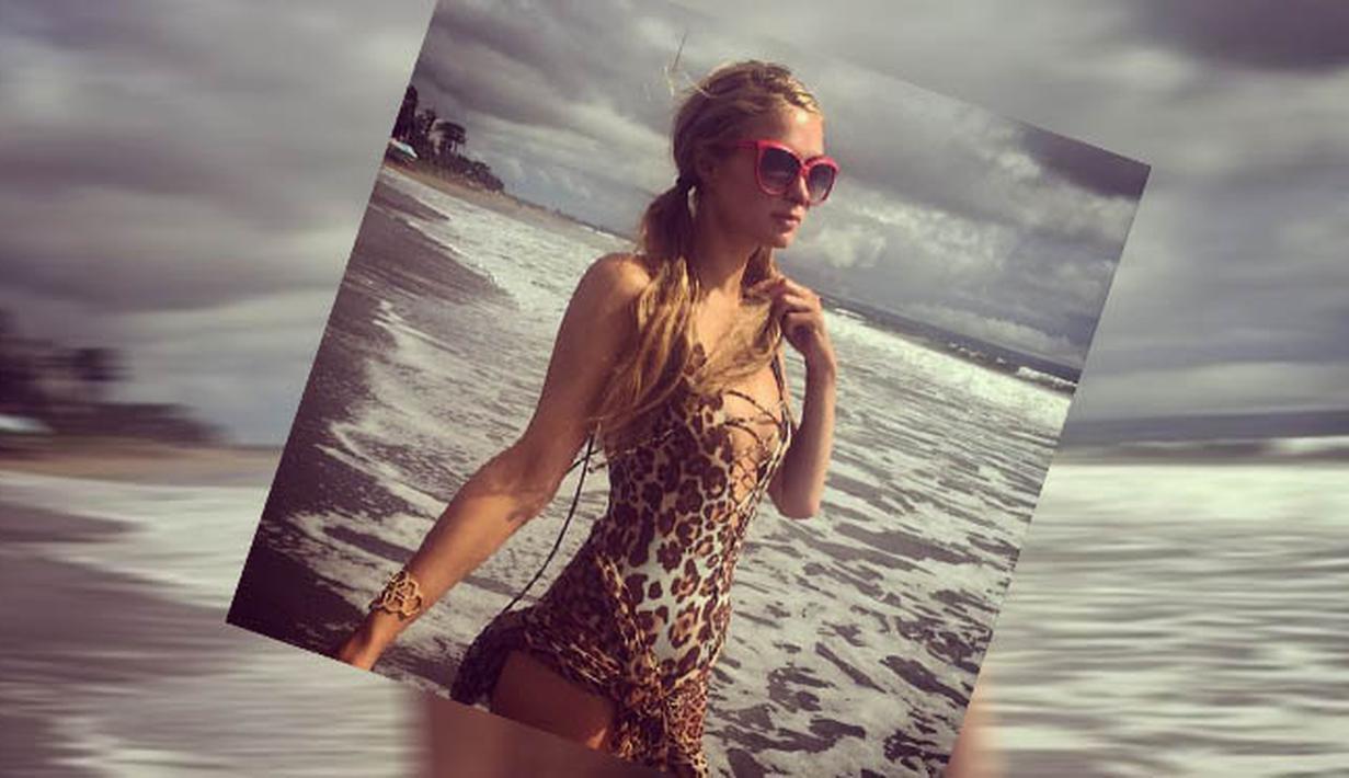 Paris Hilton Pamer Foto foto Liburan di Bali Foto 