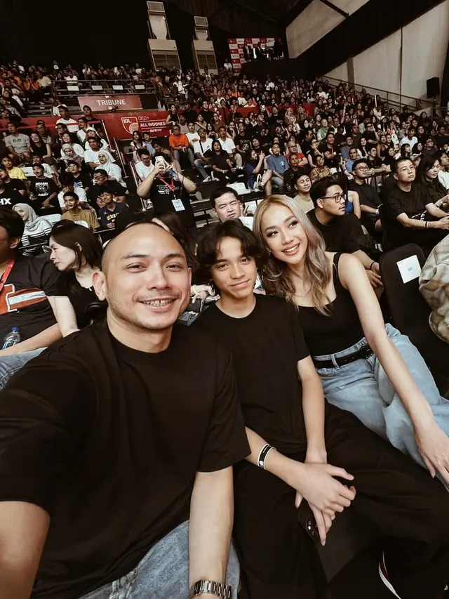 5 Potret Kedekatan Noah Sinclair dengan Tiko Aryawardhana Ayah Sambungnya, Penuh Kebahagiaan