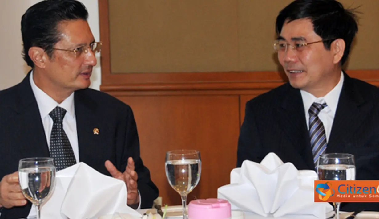 Citizen6, Jakarta: Pada kesempatan ini kedua menteri membicarakan penanganan kapal ikan ilegal nelayan Vietnam yang ditangkap di wilayah perairan Indonesia. (Pengirim: Efrimal Bahri) 
